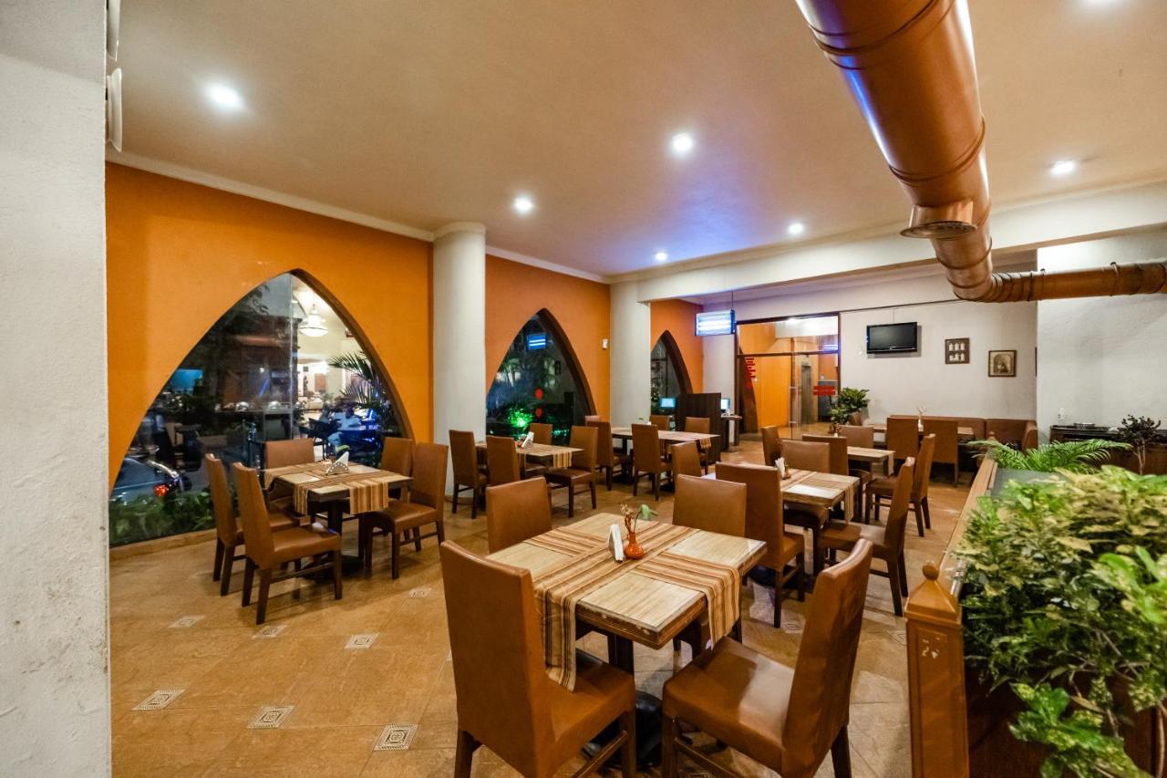 尼南斯大酒店 卡兰古特 外观 照片