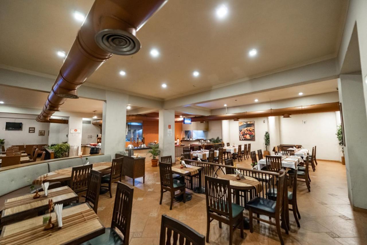 尼南斯大酒店 卡兰古特 外观 照片