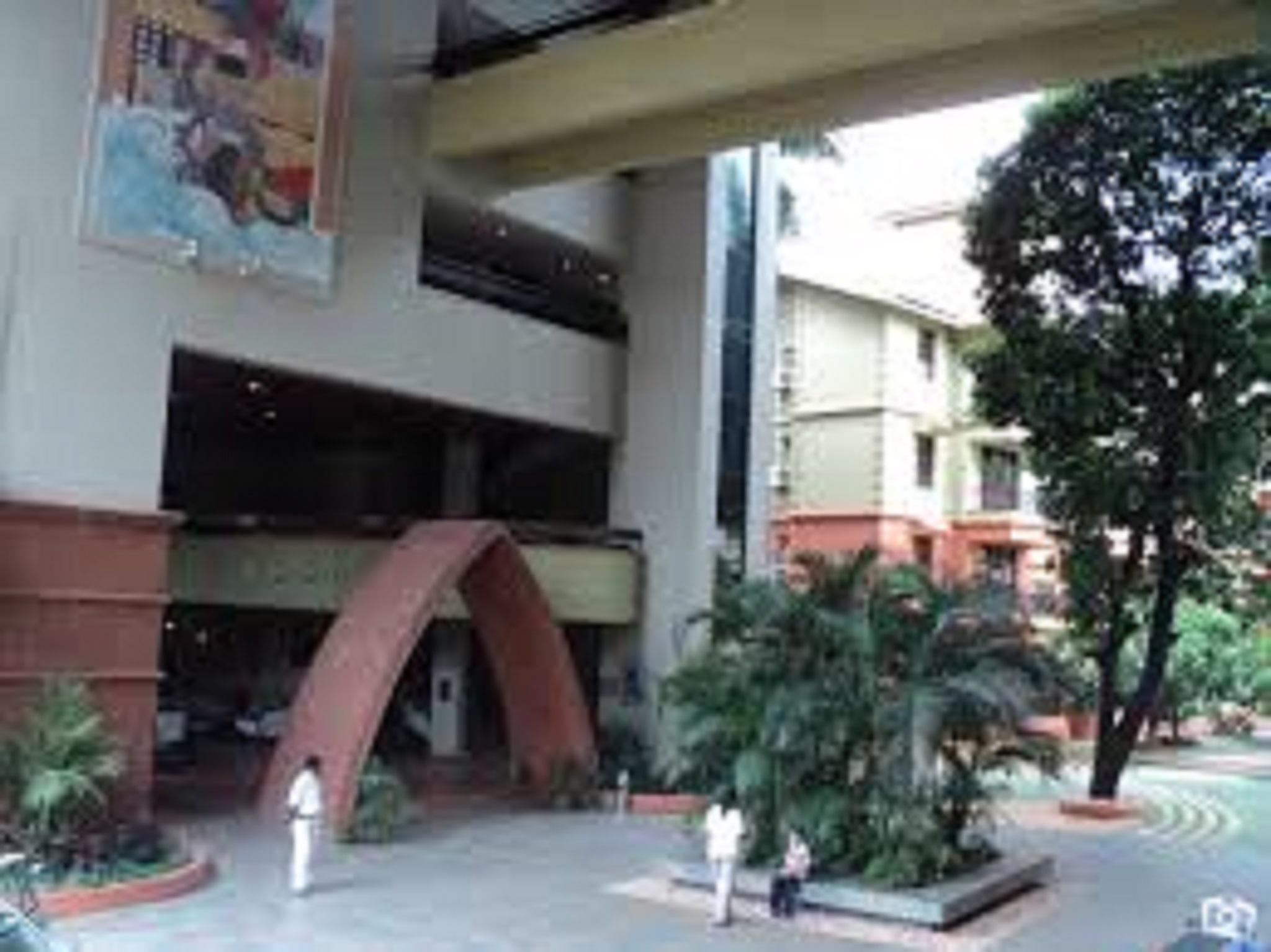 尼南斯大酒店 卡兰古特 外观 照片